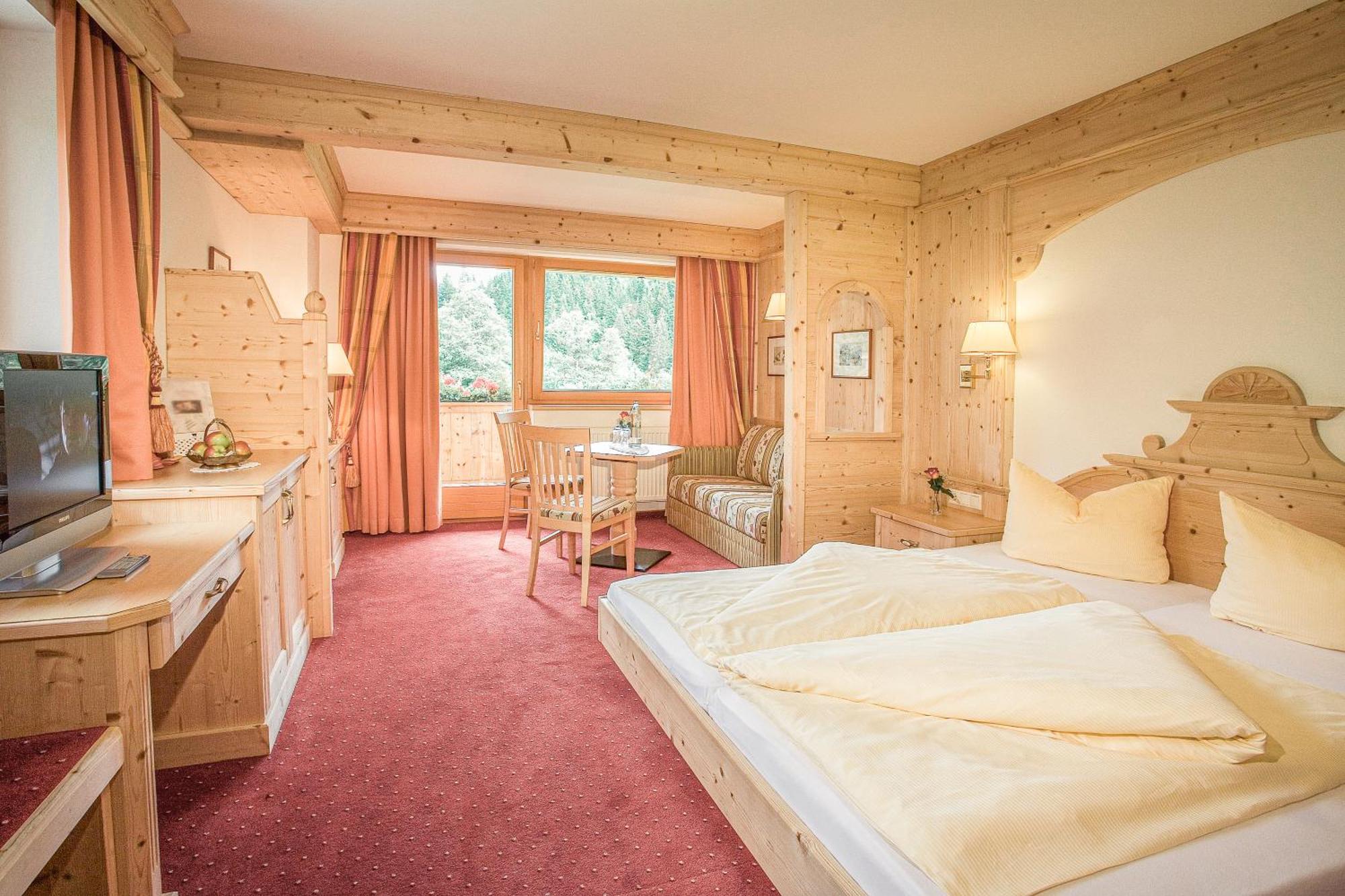 Alpenhotel Tirolerhof ゲルロス エクステリア 写真