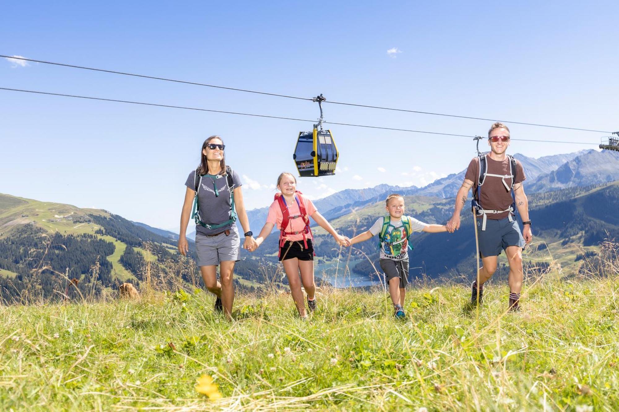 Alpenhotel Tirolerhof ゲルロス エクステリア 写真