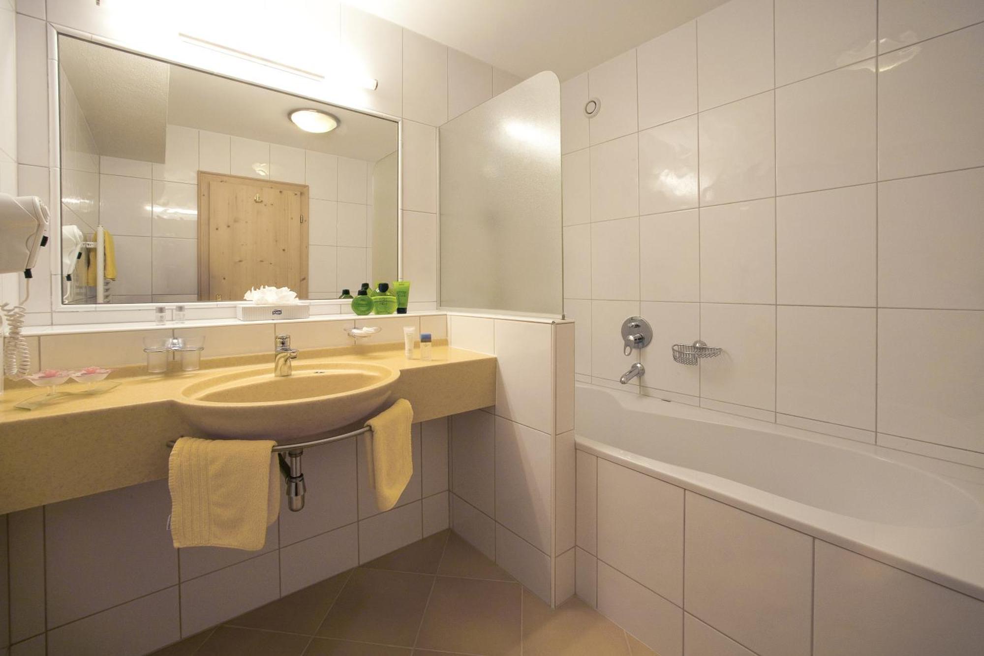 Alpenhotel Tirolerhof ゲルロス 部屋 写真