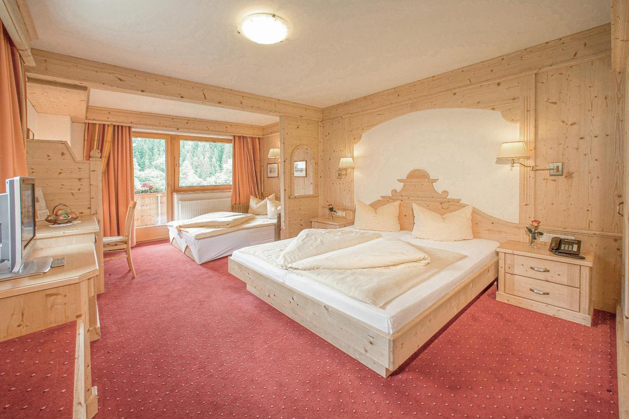 Alpenhotel Tirolerhof ゲルロス 部屋 写真